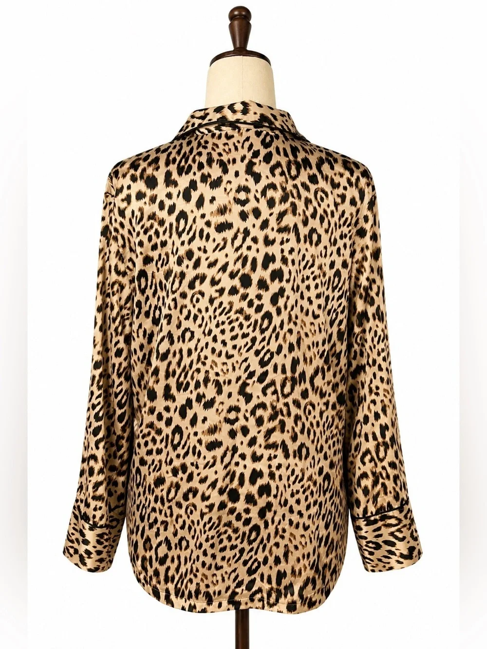 Victoria's Secret silky leopard print pajama top. M